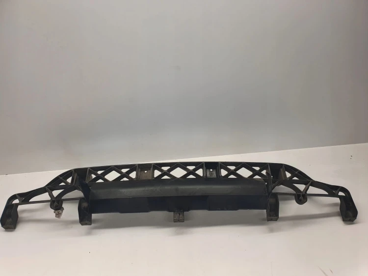 ŚLIZG ZDERZAKA TYLNEGO AUDI Q7 4L0807329
