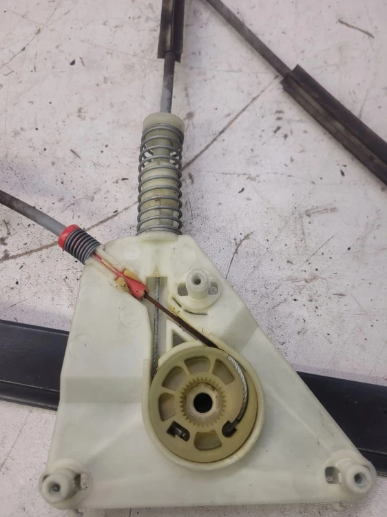 MECHANIZM SZYBY LEWY PRZÓD AUDI A3 3D 8P3837461A