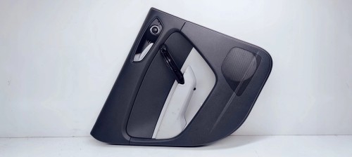 BOCZEK DRZWI LEWY TYŁ AUDI A1 8X4867305 *62*