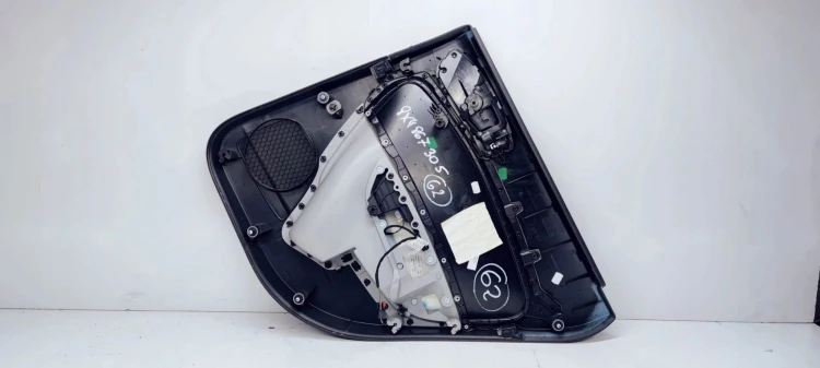 BOCZEK DRZWI LEWY TYŁ AUDI A1 8X4867305 *62*