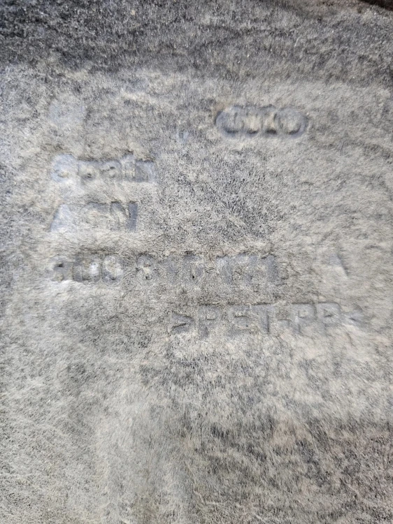 NADKOLE LEWY TYŁ AUDI Q3 8U 8U0810171A