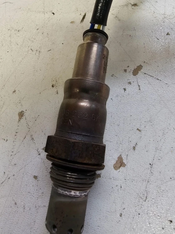 CZUJNIK TEMPERATURY SONDA AUDI Q3 VW 04E906262GK