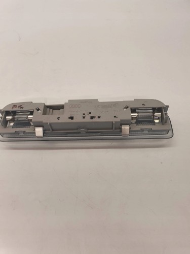LAMPKA PODSUFITKI AUDI A3 8P LIFT 8P0947111A
