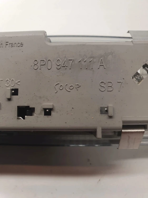 LAMPKA PODSUFITKI AUDI A3 8P LIFT 8P0947111A