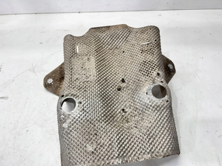 OSŁONA TERMICZNA TUNELU AUDI TT 8J0825651A