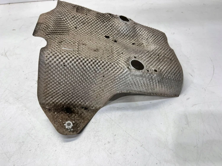 OSŁONA TERMICZNA TUNELU AUDI TT 8J0825651A