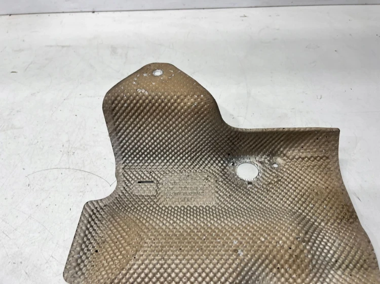OSŁONA TERMICZNA TUNELU AUDI TT 8J0825651A