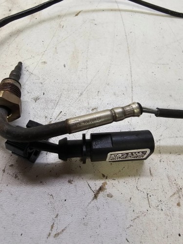 CZUJNIK TEMPERATURY SPALIN AUDI A6 C8 05L906088BF