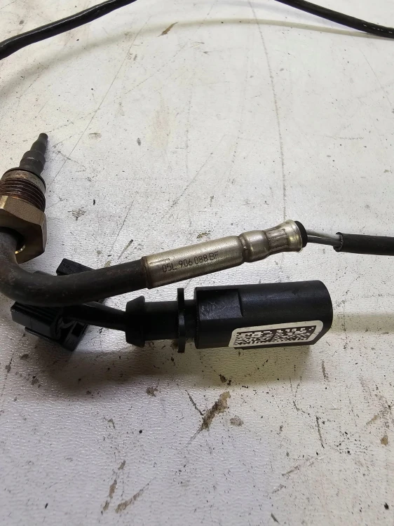 CZUJNIK TEMPERATURY SPALIN AUDI A6 C8 05L906088BF