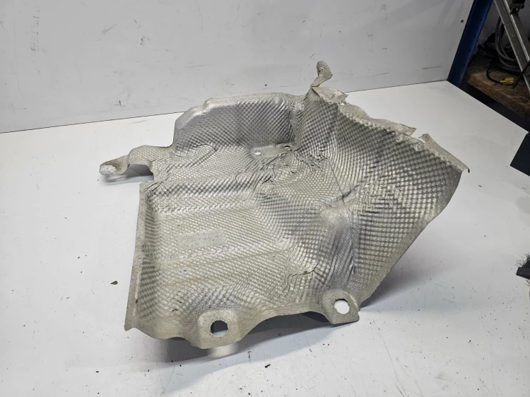 OSŁONA TERMICZNA WYDECHU LEWY TYŁ AUDI Q5 8R 8R0804173H
