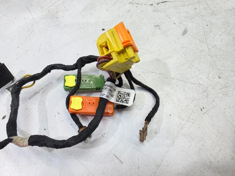 WIĄZKA PODUSZKI AIRBAG POD MULTIFUNKCJĘ AUDI A3 8P TT 8J 8J0971589B