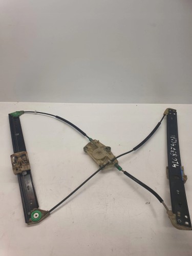 MECHANIZM SZYBY PRAWY PRZÓD AUDI Q7 4L 4L0837462A