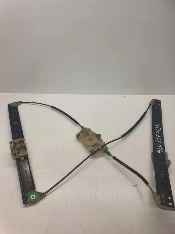 MECHANIZM SZYBY PRAWY PRZÓD AUDI Q7 4L 4L0837462A