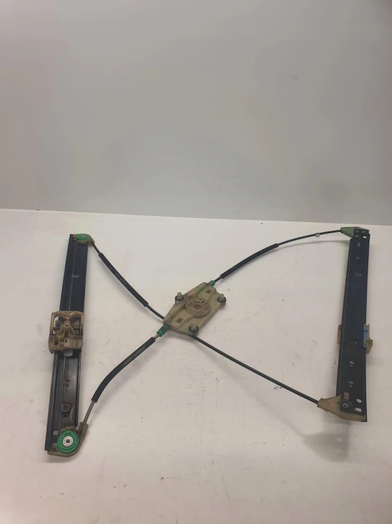 MECHANIZM SZYBY PRAWY PRZÓD AUDI Q7 4L 4L0837462A