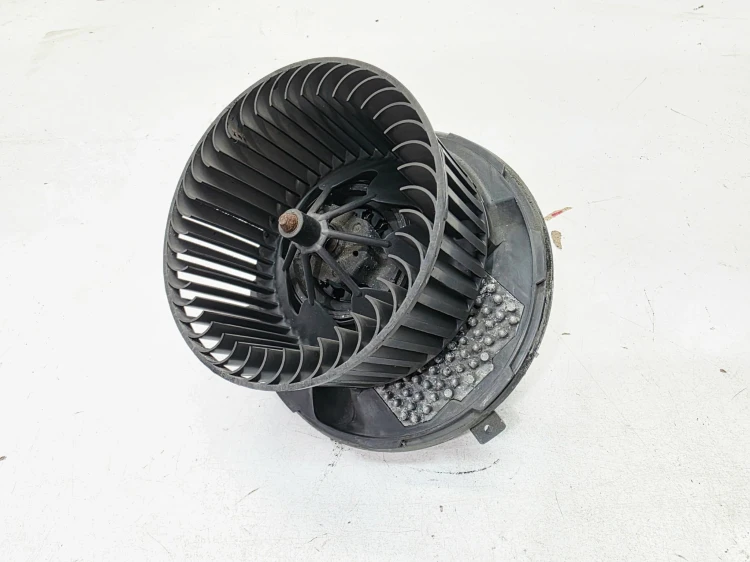 WENTYLATOR DMUCHAWA NAGRZEWNICY AUDI VOLKSEAGEN SEAT SKODA 1K1820015G