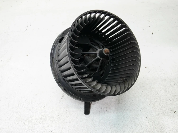 WENTYLATOR DMUCHAWA NAGRZEWNICY AUDI VOLKSEAGEN SEAT SKODA 1K1820015G