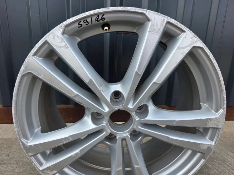FELGA ALUMINIOWA AUDI A3 S3 8V VW SEAT 7.5J R18 ET51 8V0601025BL / AJ S9/26