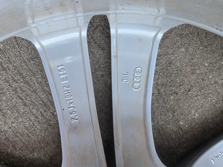 FELGA ALUMINIOWA AUDI A3 S3 8V VW SEAT 7.5J R18 ET51 8V0601025BL / AJ S9/26