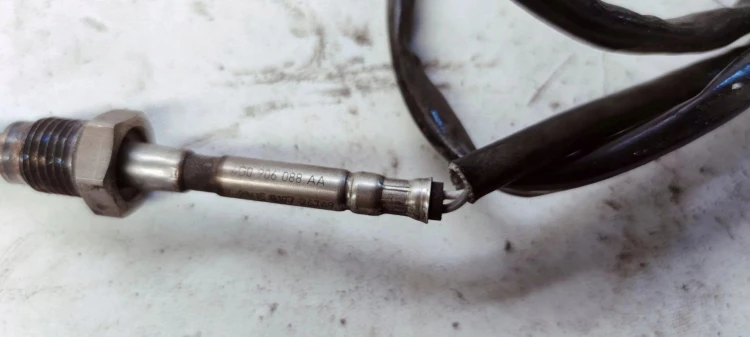 CZUJNIK TEMPERATURY SPALIN AUDI A4 A6 4G0906088AA