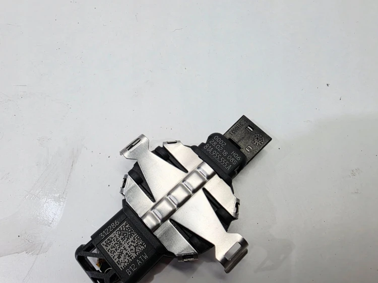 CZUJNIK SENSOR DESZCZU AUDI A4 B9 A5 Q5 FY 81A955555A