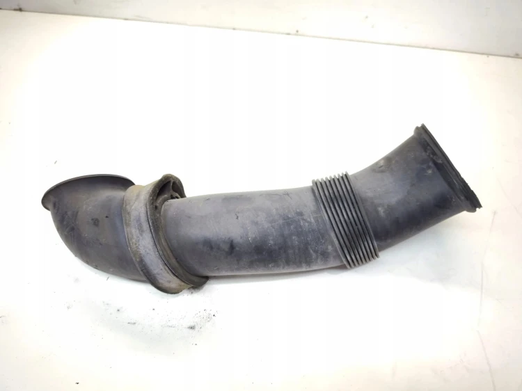 WLOT DOLOT POWIETRZA DO FILTRA AUDI Q7 4L 7L6129752B