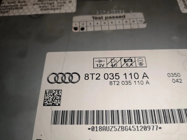 ZMIENIARKA CD AUDI A4 B8 A5 8T2035110A