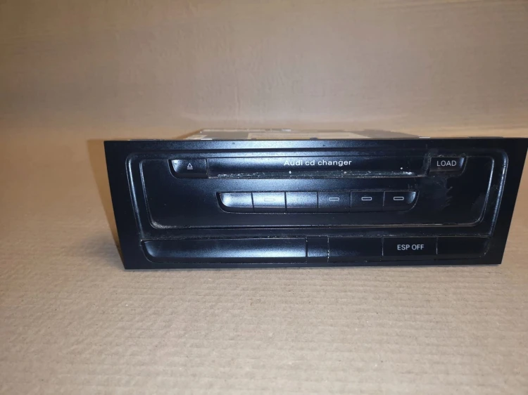 ZMIENIARKA CD AUDI A4 B8 A5 8T2035110A