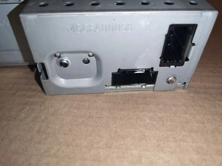 ZMIENIARKA CD AUDI A4 B8 A5 8T2035110A