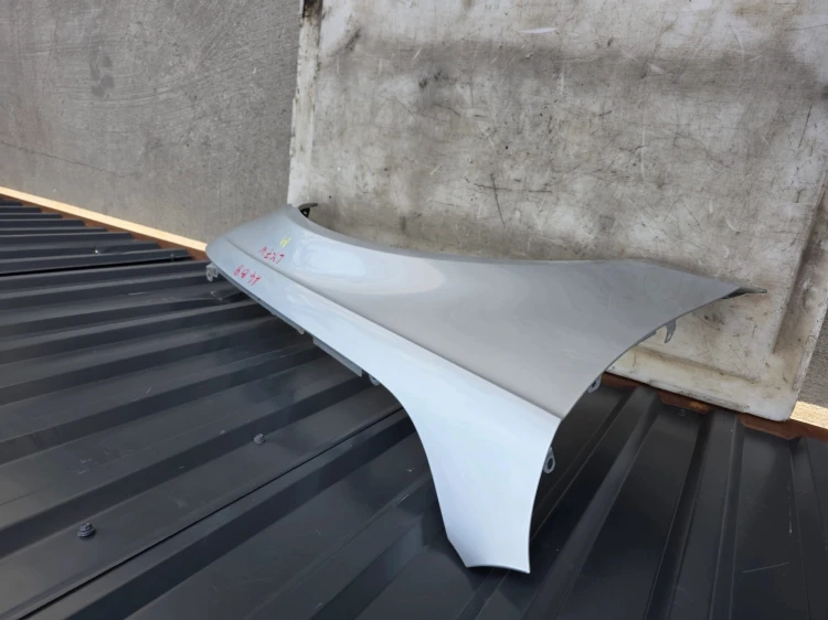 BŁOTNIK PRAWY PRZÓD AUDI A4 B8 LIFT LX7W 2012-2016 !!!!