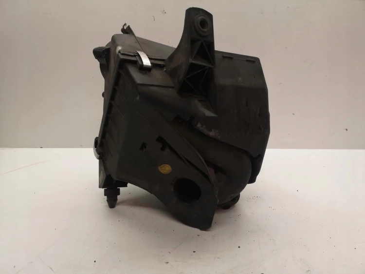 OBUDOWA FILTRA POWIETRZA AUDI A6 C5 4B0133835AE