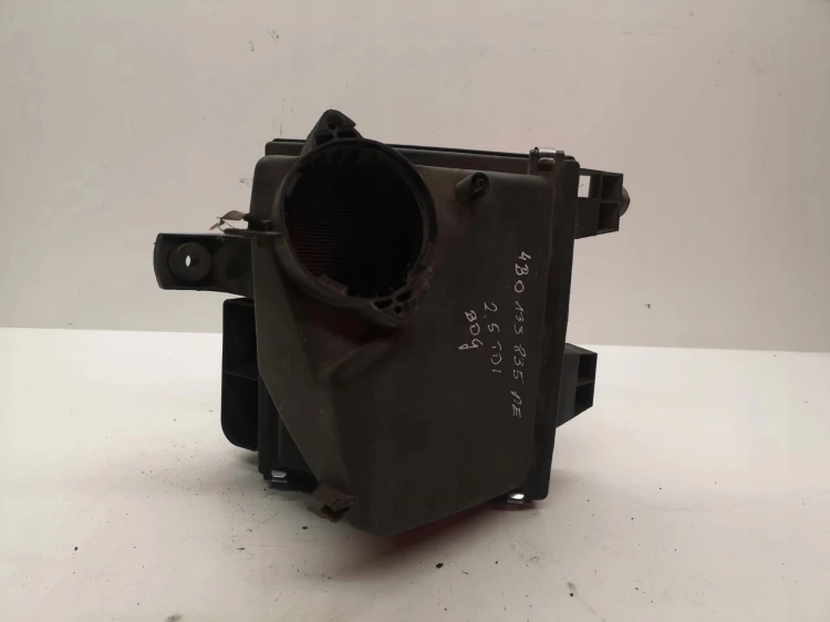 OBUDOWA FILTRA POWIETRZA AUDI A6 C5 4B0133835AE