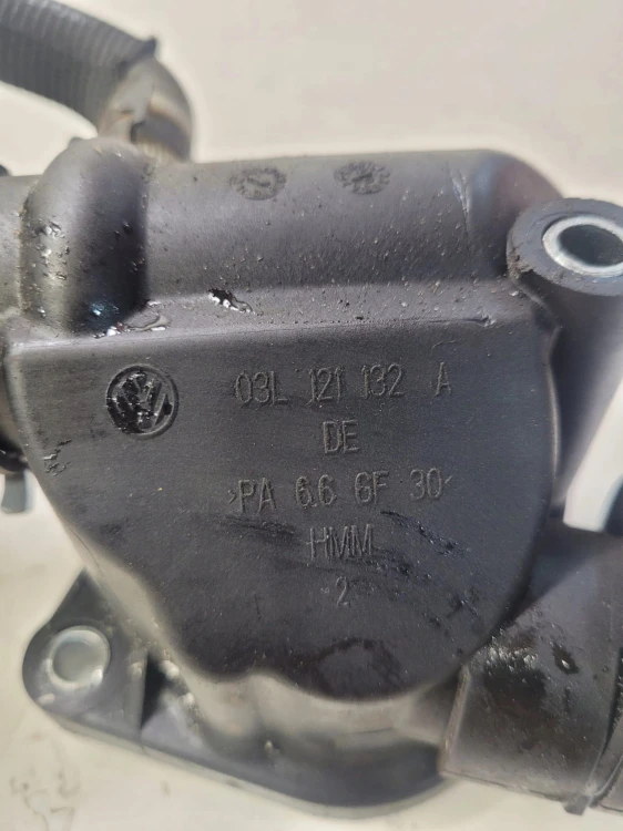 KRÓCIEC WODY AUDI VW SKODA 2.0 TDI 03L121132A