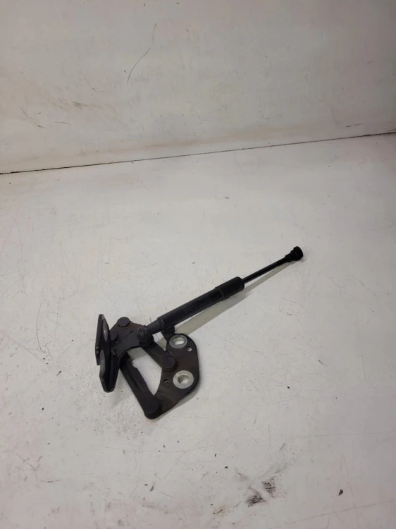 ZAWIAS KLAPY LEWY TYŁ AUDI A3 CABRIO 8P7827299E