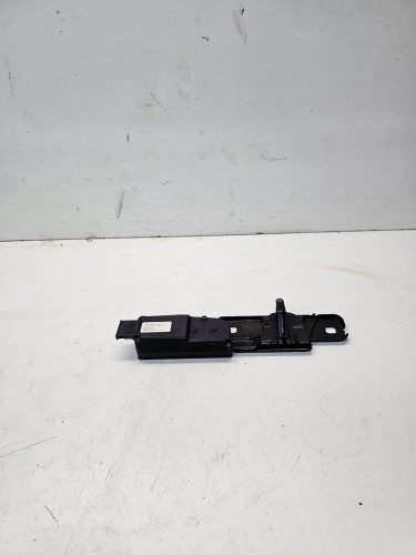 SIŁOWNIK DOCIĄG KLAPY TYŁ AUDI A4 A5 A6 A7 A8 Q5 4F9827383G