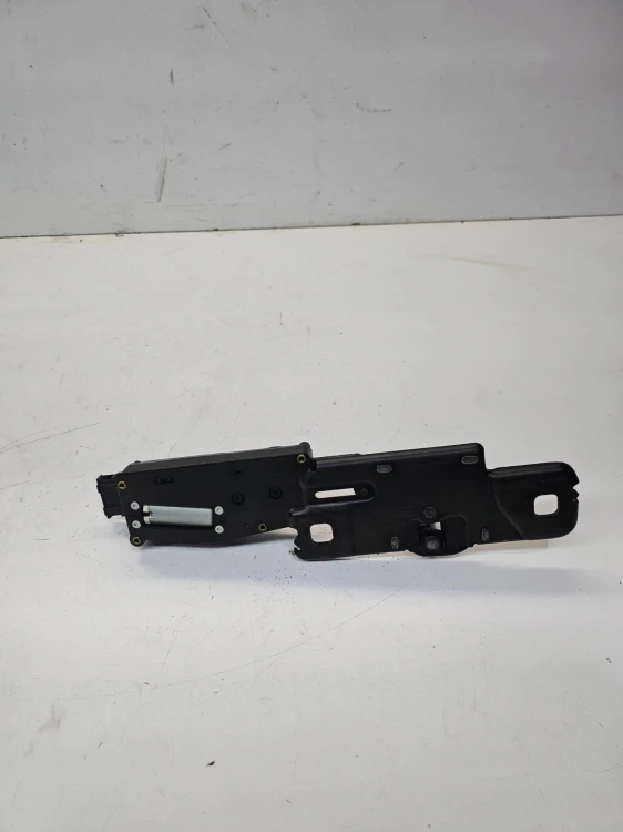 SIŁOWNIK DOCIĄG KLAPY TYŁ AUDI A4 A5 A6 A7 A8 Q5 4F9827383G