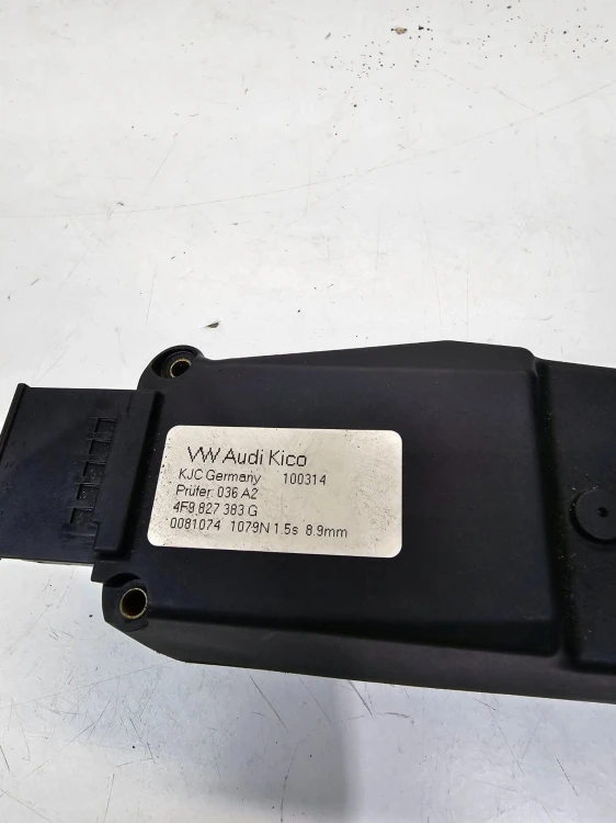 SIŁOWNIK DOCIĄG KLAPY TYŁ AUDI A4 A5 A6 A7 A8 Q5 4F9827383G