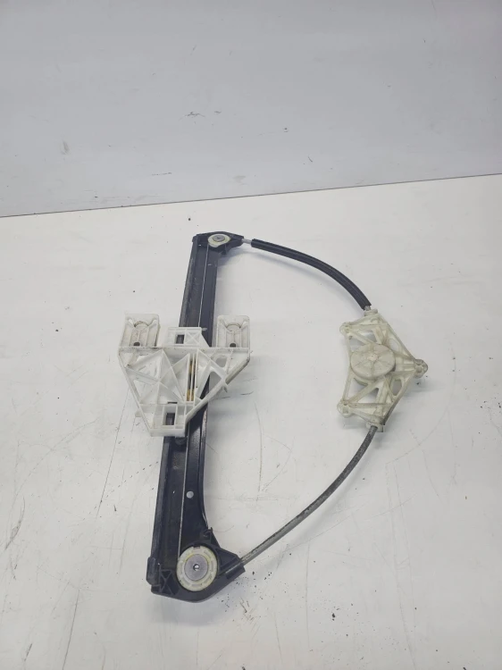 MECHANIZM PODNOSZENIA SZYBY PRAWY TYŁ AUDI A3 8V 8V4839462