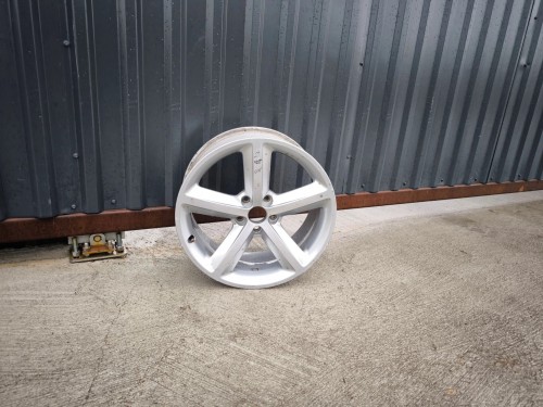 FELGA ALUMINIOWA AUDI VW SEAT SKODA 8.0J R18 ET47 8K0601025CK Z*28* OK