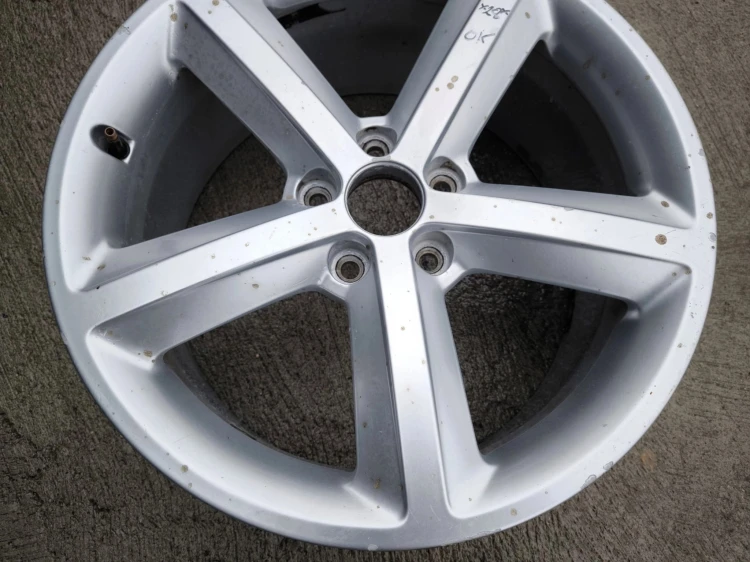 FELGA ALUMINIOWA AUDI VW SEAT SKODA 8.0J R18 ET47 8K0601025CK Z*28* OK