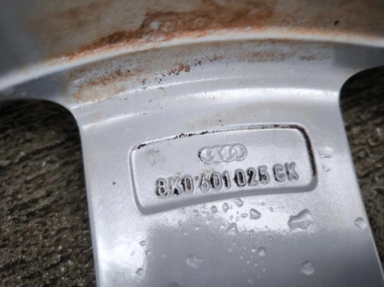 FELGA ALUMINIOWA AUDI VW SEAT SKODA 8.0J R18 ET47 8K0601025CK Z*28* OK