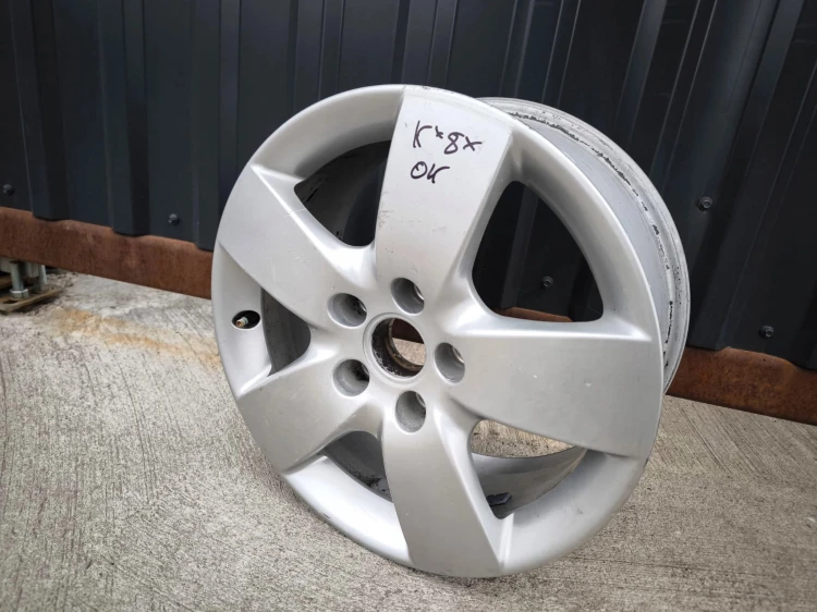 FELGA ALUMINIOWA AUDI A3 A4 A6 VW SKODA 7.0J R16 ET45 4B0601025AA K*8* OK