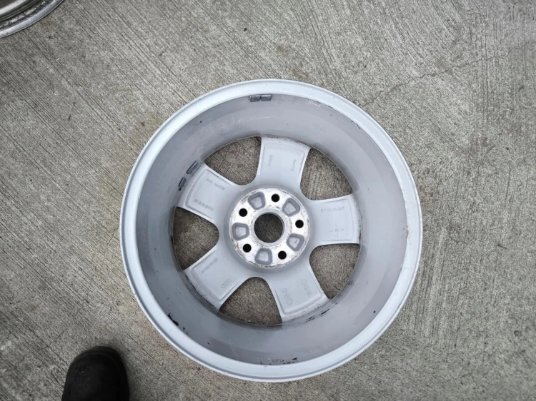 FELGA ALUMINIOWA AUDI A3 A4 A6 VW SKODA 7.0J R16 ET45 4B0601025AA K*8* OK