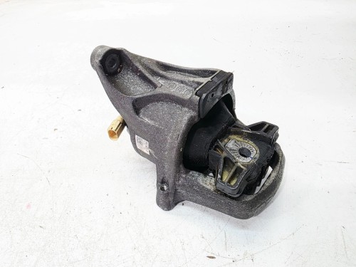 ŁAPA WSPORNIK PODUSZKA SILNIKA LEWA AUDI A4 B9 A5 8W 2.0 TDI 8W0199371CP
