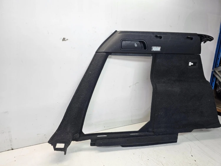 BOCZEK TAPICERKA BAGAŻNIKA LEWY TYŁ AUDI Q5 8R 8R0863879G