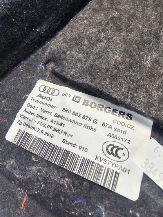 BOCZEK TAPICERKA BAGAŻNIKA LEWY TYŁ AUDI Q5 8R 8R0863879G