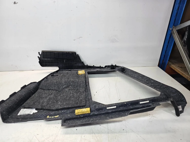 BOCZEK TAPICERKA BAGAŻNIKA LEWY TYŁ AUDI Q5 8R 8R0863879G