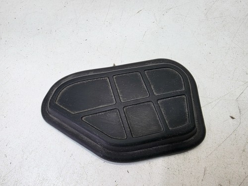 ZAŚLEPKA OSŁONA AMORTYZATORA LEWY PRZÓD AUDI A4 B8 A5 8T 8K0803593