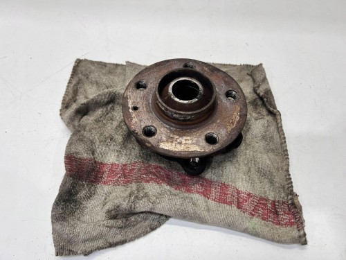 PIASTA ŁOŻYSKO PRZÓD AUDI A4 B8 A6 C7 8K0408615B
