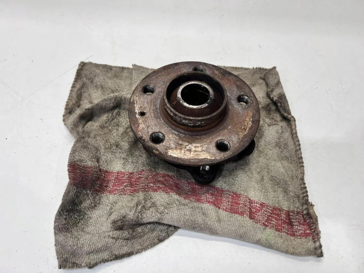 PIASTA ŁOŻYSKO PRZÓD AUDI A4 B8 A6 C7 8K0408615B