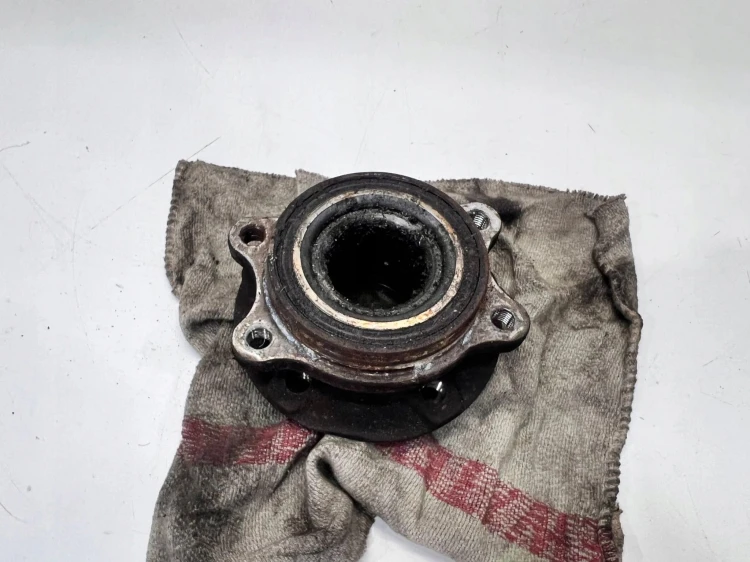 PIASTA ŁOŻYSKO PRZÓD AUDI A4 B8 A6 C7 8K0408615B